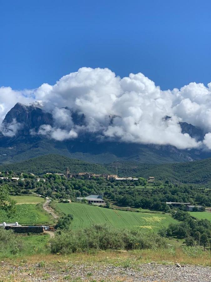 Preciosas Vistas A La Montana, Luminoso Y Acogedor Apartamento El Pueyo de Araguás Exterior foto
